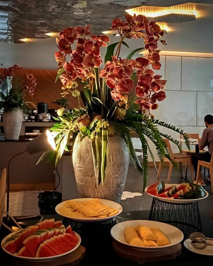 Beehive Boutique Hotel Phuket Exterior foto