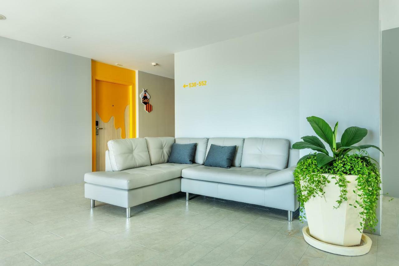 Beehive Boutique Hotel Phuket Exterior foto