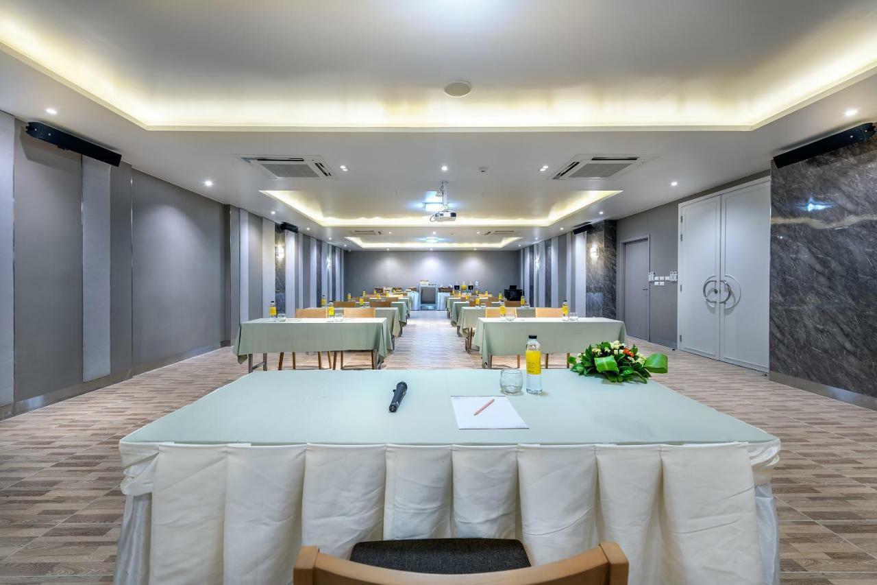 Beehive Boutique Hotel Phuket Exterior foto